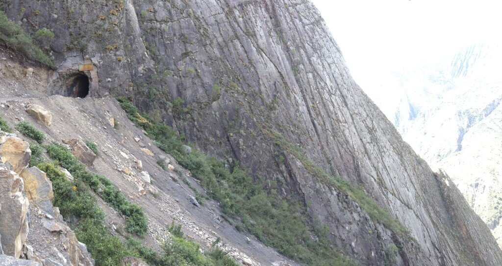 Along this route, you get to go through some fun tunnels too.